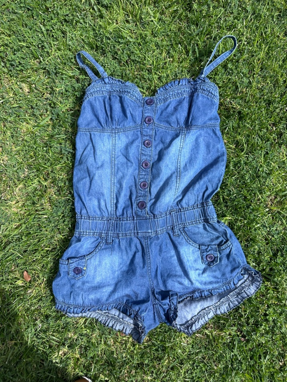 ✨cutest 2000’s ‘denim’ romper